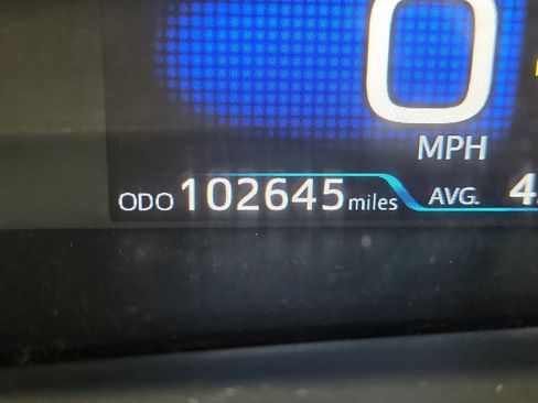Used 2019 Toyota Prius XLE AWD/4WD image 19