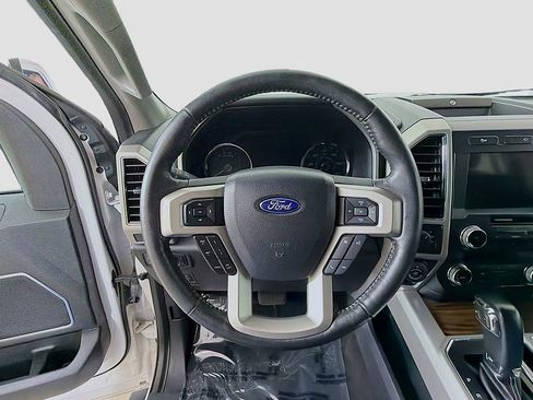 Used 2019 Ford F150 Lariat w/ Equipment Group 502A Luxury AWD/4WD image 30