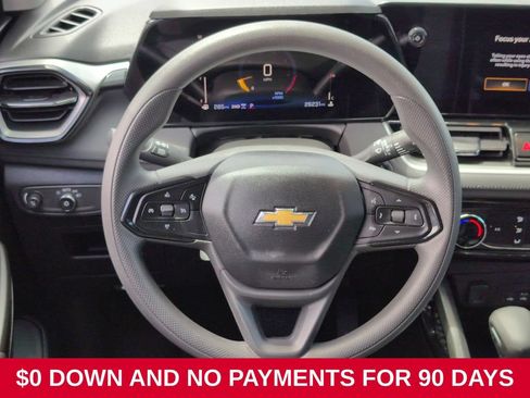 Used 2025 Chevrolet TrailBlazer LT AWD/4WD image 23