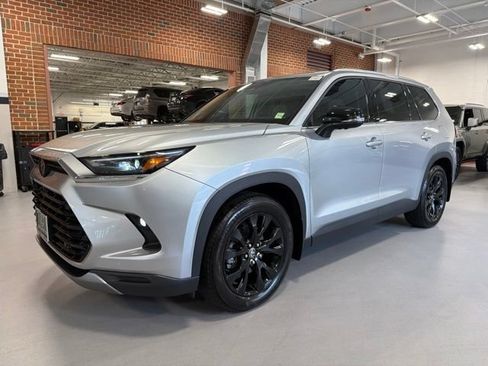 Used 2024 Toyota Grand Highlander AWD Hybrid image 3
