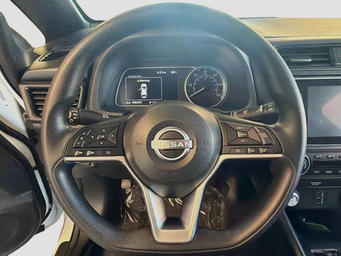Used 2025 Nissan Leaf S FWD image 18