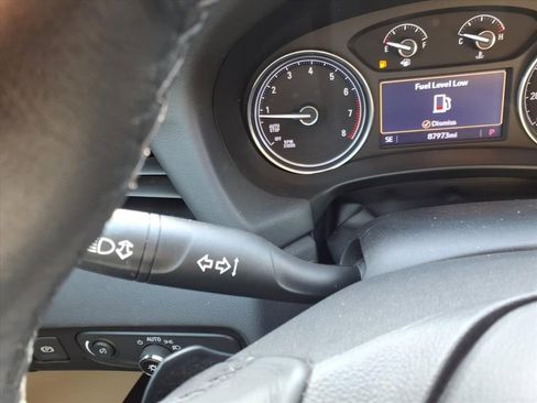 Used 2021 Buick Enclave Essence image 26