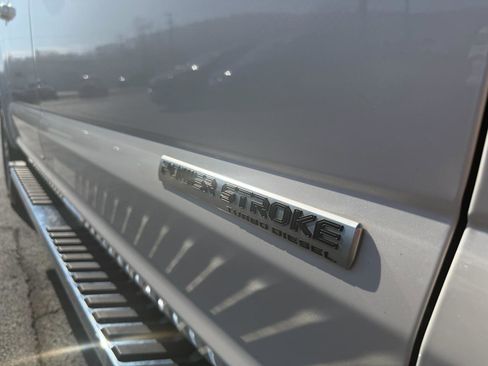 Used 2019 Ford F150 Lariat image 11