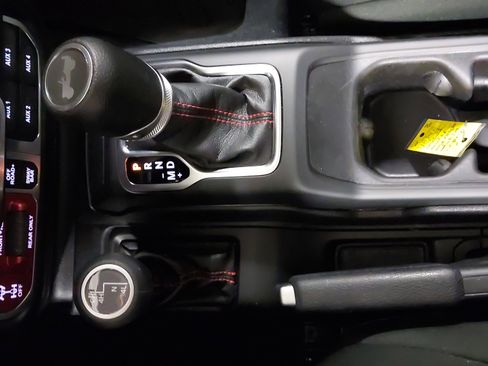 Used 2022 Jeep Wrangler Rubicon w/ Steel Bumper Group image 21