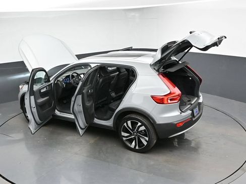 Used 2024 Volvo XC40 B5 Plus w/ Climate Package AWD/4WD image 51