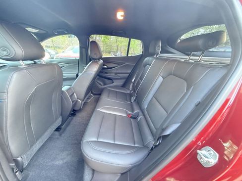 Used 2024 Buick Envista Sport Touring w/ Convenience I Package FWD image 25