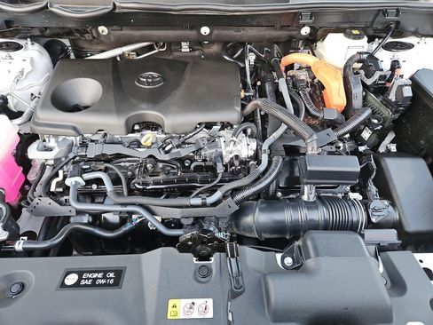 Used 2025 Toyota RAV4 XLE image 36