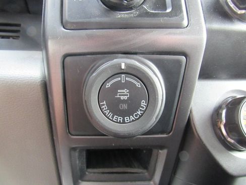 Used 2019 Ford F150 XLT w/ Equipment Group 302A Luxury AWD/4WD image 21