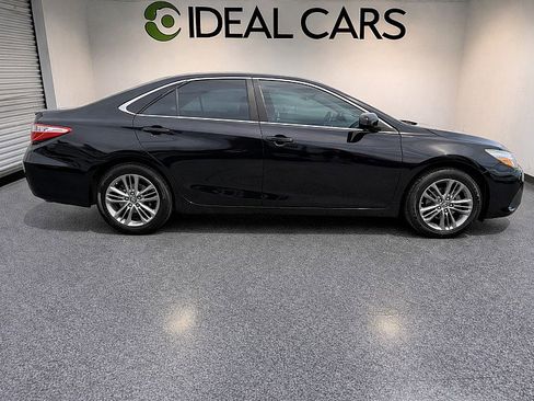 Used 2016 Toyota Camry SE image 7