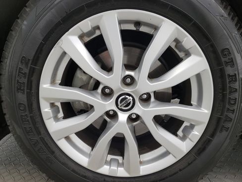 Used 2018 Nissan Rogue SV FWD image 31