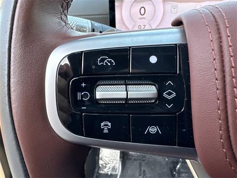 Used 2025 Genesis GV80 3.5T Prestige image 32