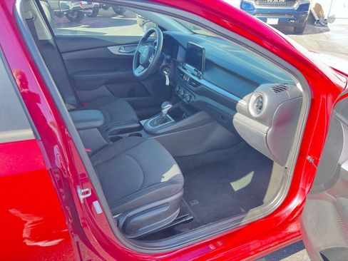 Used 2024 Kia Forte LXS image 6