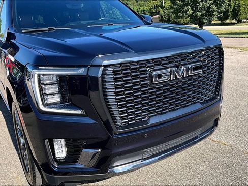 Used 2023 GMC Yukon XL Denali Ultimate AWD/4WD image 28