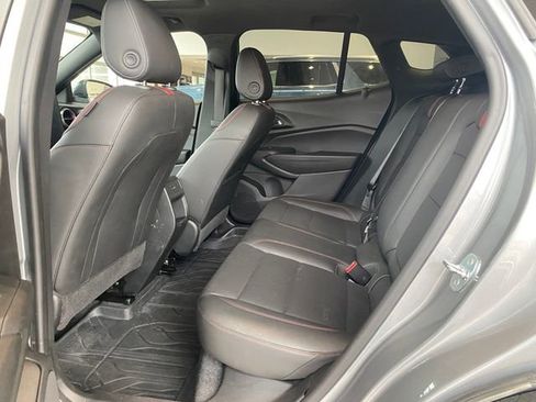 Used 2024 Chevrolet Trax RS w/ Sunroof Package image 18