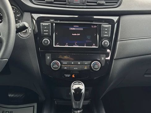 Used 2019 Nissan Rogue SV FWD image 45