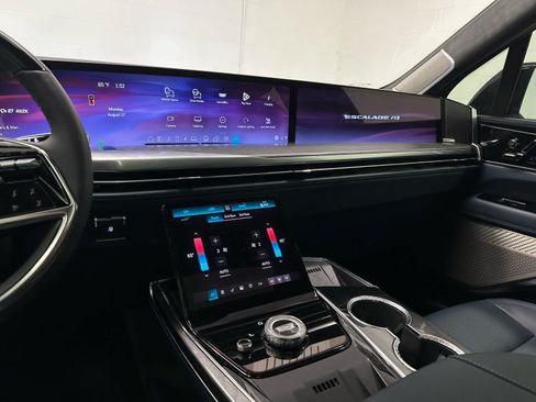 Used 2026 Cadillac Escalade IQ Sport 2 w/ LPO, ONYX Package AWD/4WD image 30