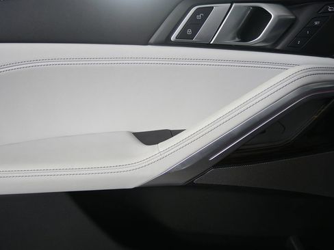 Certified 2025 BMW X6 xDrive40i w/ Premium Package image 9