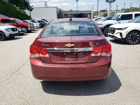 Used 2016 Chevrolet Cruze LT w/ Enhanced Safety Package FWD image 4