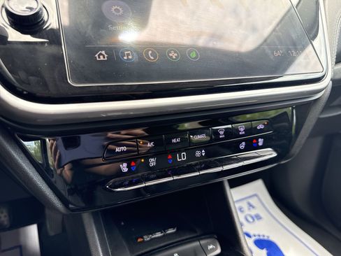 Used 2022 Chevrolet Bolt EUV LT w/ Convenience Package FWD image 21