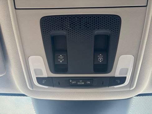 Used 2023 Honda Pilot Elite image 26