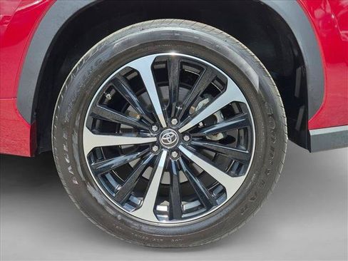 Used 2021 Toyota Highlander XSE FWD image 23