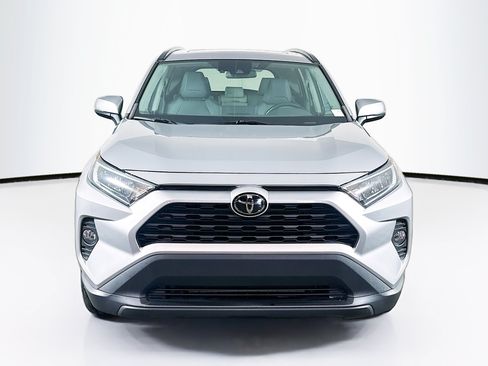Used 2021 Toyota RAV4 XLE Premium FWD image 2