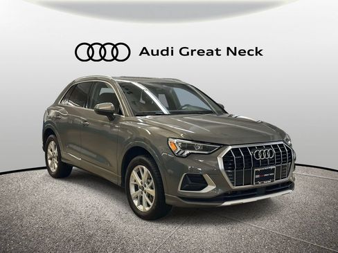 Used 2023 Audi Q3 2.0T Premium w/ Convenience Package AWD/4WD image 10