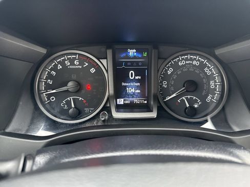 Used 2022 Toyota Tacoma TRD Sport w/ Technology Package RWD image 16