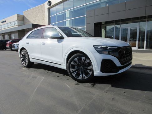 Used 2025 Audi Q8 Premium Plus image 13