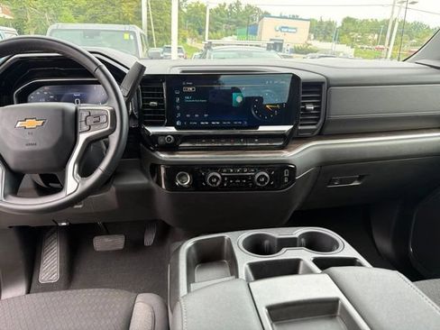 Used 2024 Chevrolet Silverado 1500 LT AWD/4WD image 21