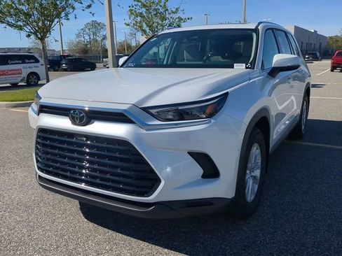 New 2026 Toyota Grand Highlander XLE image 8