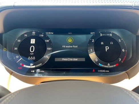 Used 2025 Land Rover Range Rover SE AWD/4WD image 16