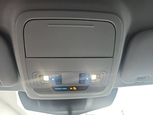 Used 2024 Ford Explorer XLT w/ Equipment Group 202A AWD/4WD image 21