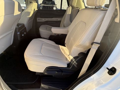 Certified 2023 Ford Expedition Platinum image 25