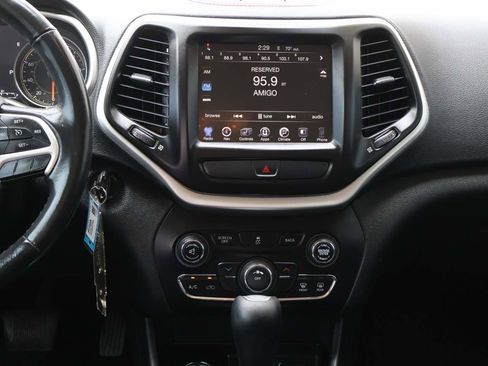 Used 2016 Jeep Cherokee Trailhawk w/ Cold Weather Group AWD/4WD image 15