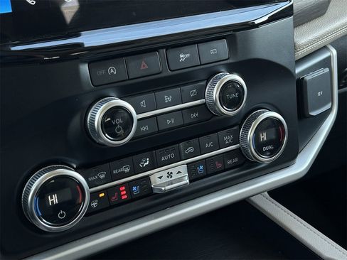 Used 2024 Ford Expedition Limited image 20