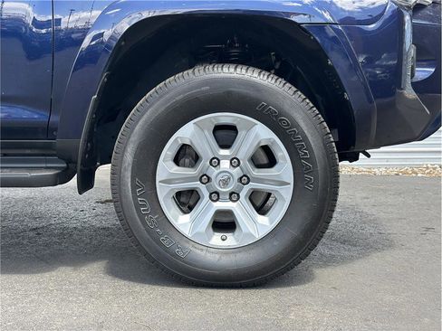 Used 2016 Toyota 4Runner SR5 AWD/4WD image 31