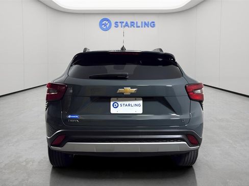 Used 2025 Chevrolet Trax LT image 7