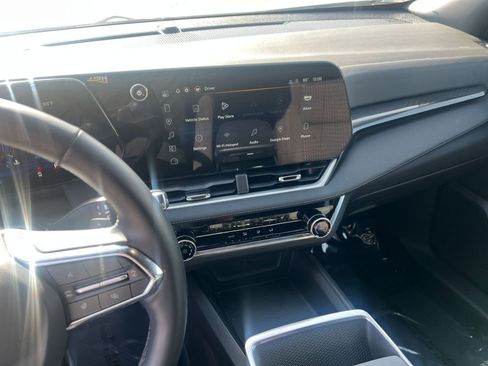 Used 2025 Chevrolet Equinox LT image 21