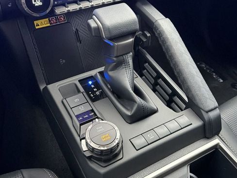 New 2026 Toyota 4Runner Limited AWD/4WD image 28