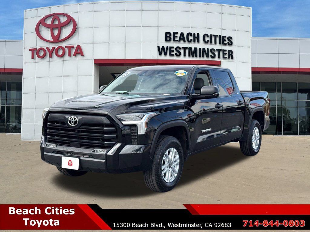 Used 2023 Toyota Tundra SR5 w/ SR5 Convenience Package AWD/4WD image 5