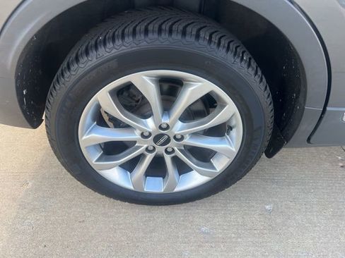 Used 2019 Lincoln MKC Select w/ Select Plus Package image 15