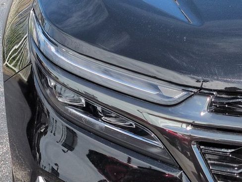 Used 2023 Chevrolet Equinox Premier FWD image 10