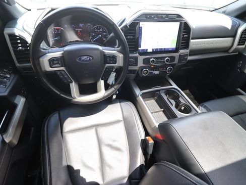 Certified 2022 Ford F250 Lariat w/ Black Appearance Package AWD/4WD image 9