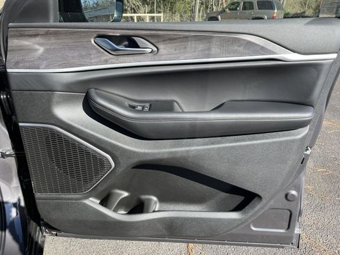 New 2025 Jeep Grand Cherokee L Limited image 50