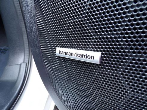 Used 2023 Subaru Ascent Limited w/ Technology Package image 8