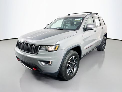 Used 2020 Jeep Grand Cherokee Trailhawk AWD/4WD image 3
