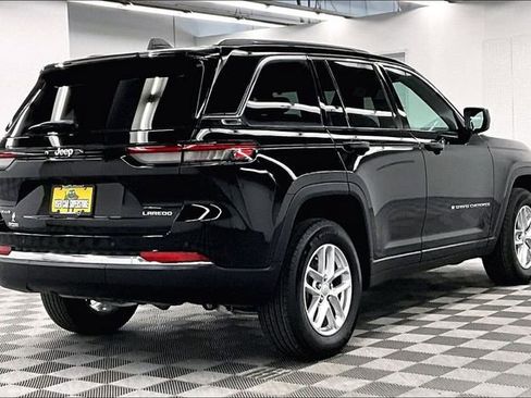 Used 2025 Jeep Grand Cherokee Laredo X image 13