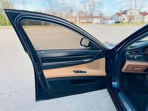 Used 2011 BMW ALPINA B7 xDrive image 12