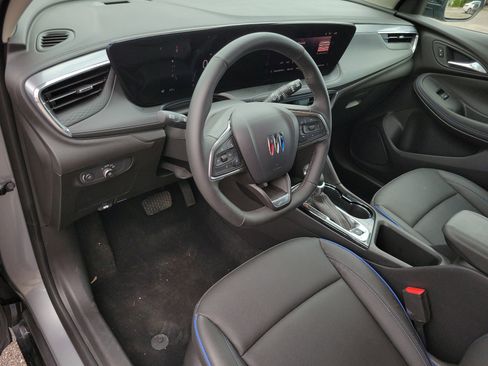 Used 2025 Buick Encore GX Sport Touring w/ Comfort Package image 2